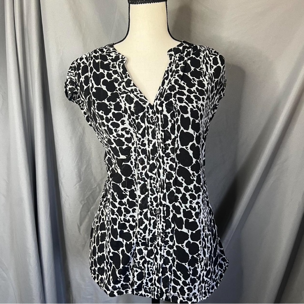 Worthington Black and White Patterned Blouse